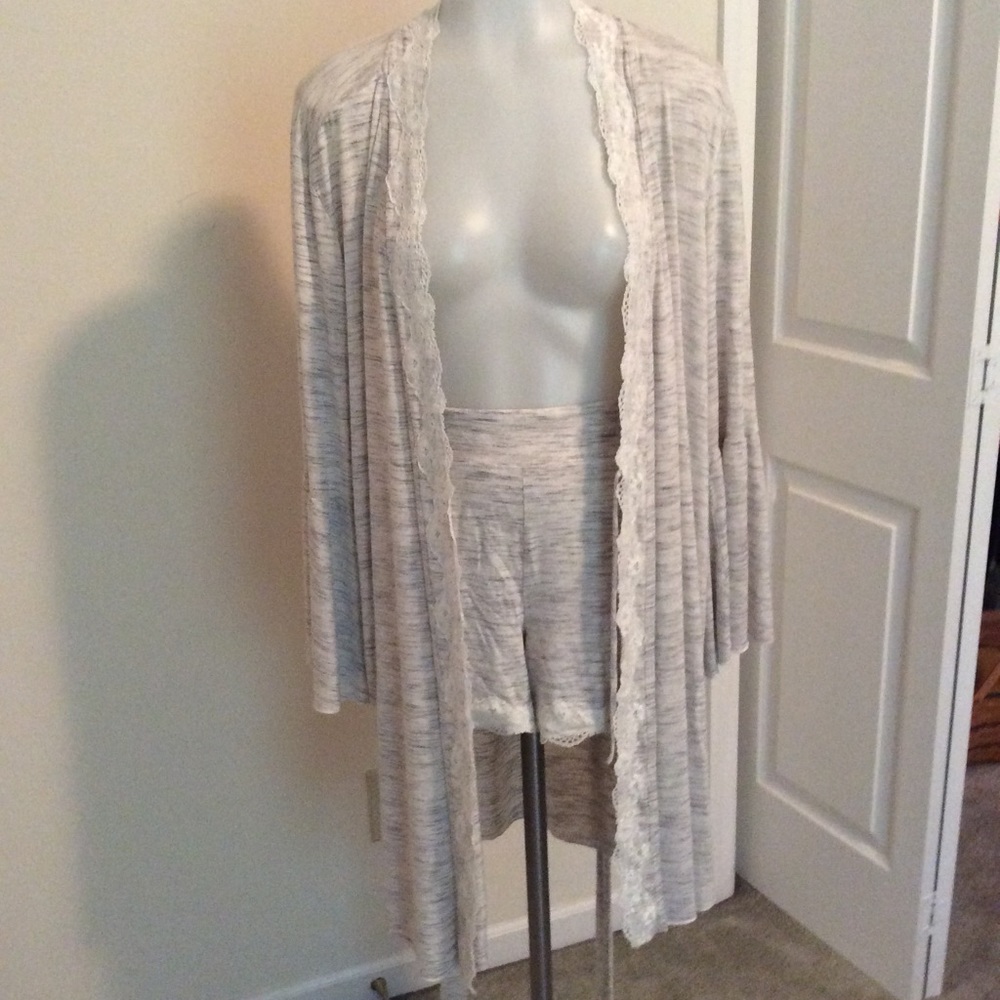 Soma cool nights robe heather lace and shorts
